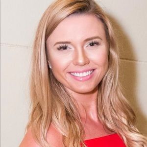 Meet your Posher, Holly